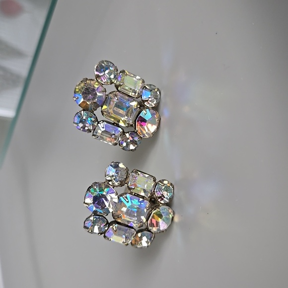 Vintage Crystal Aurora Borealis Clip On Earrings - Picture 12 of 16